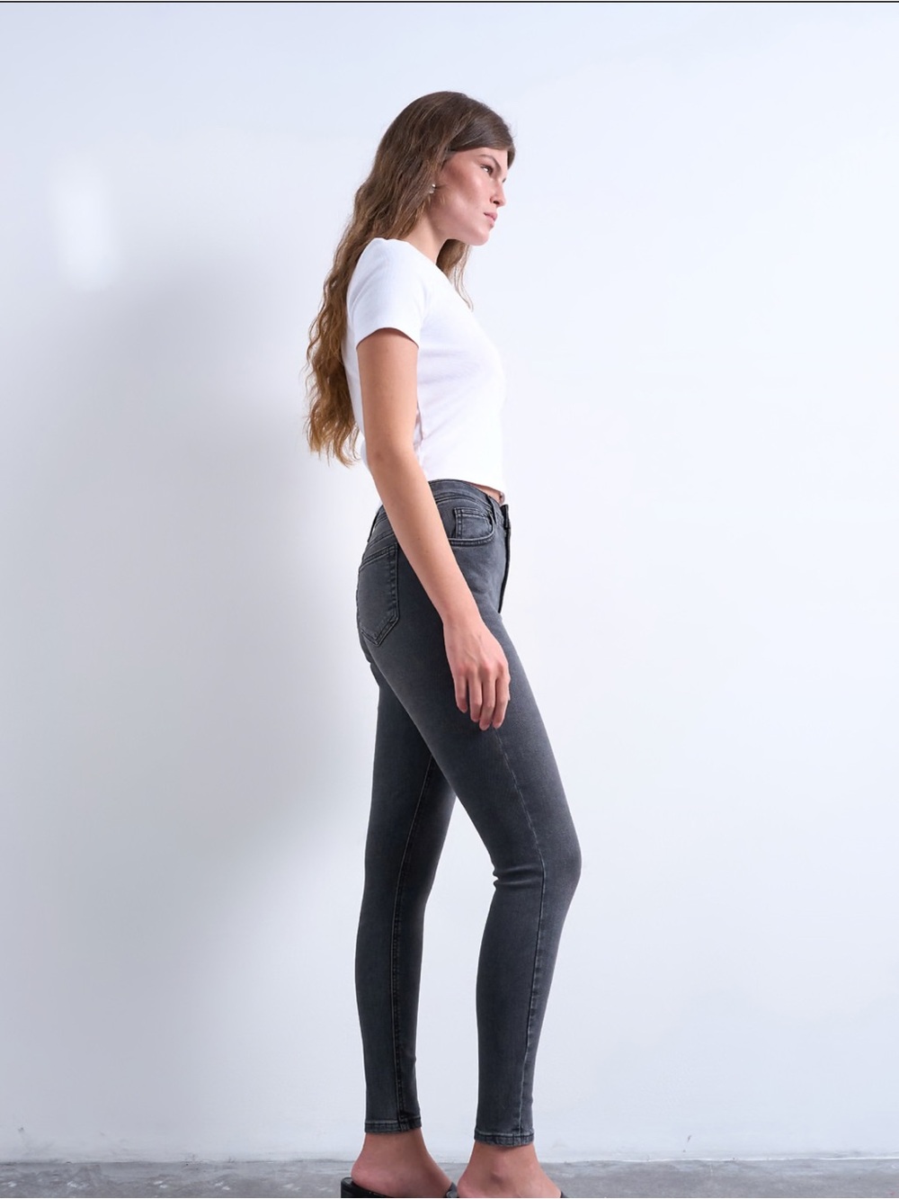 High-Rise Charcoal Skinny Jeans - Women